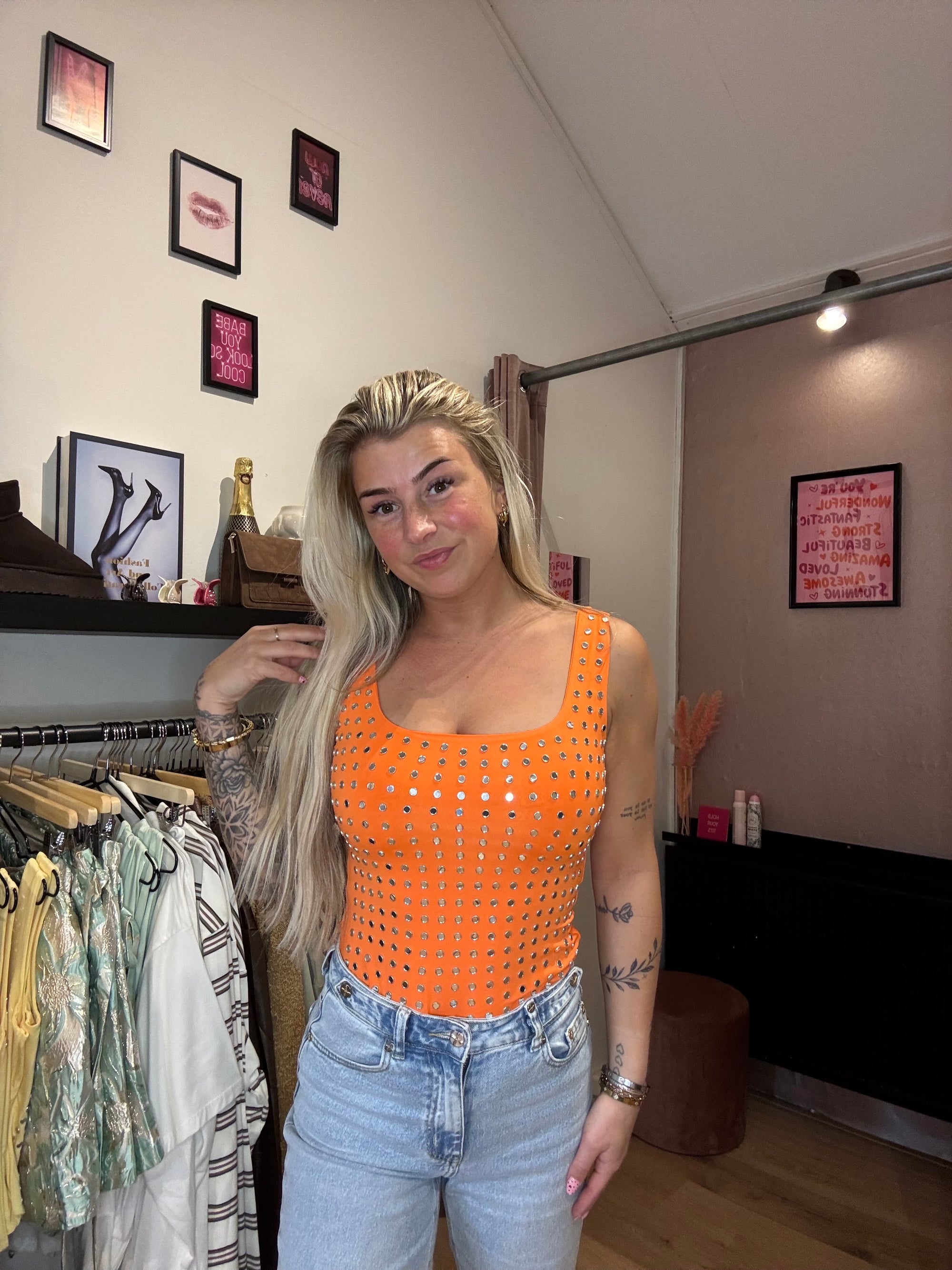 Viral body oranje